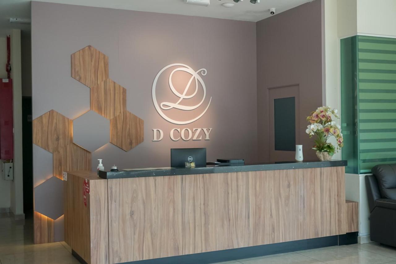 Dcozy Hotel Perai Esterno foto